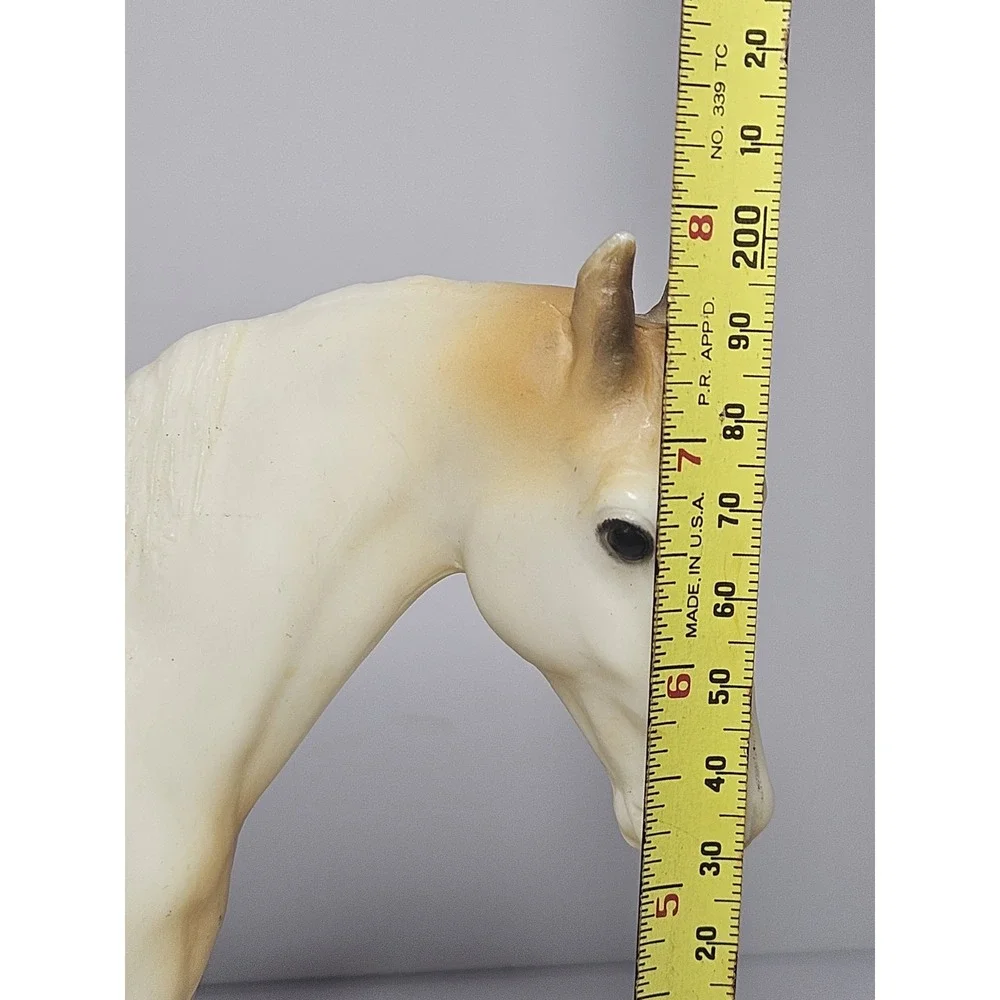 Vintage Breyer Traditional Thoroughbred Mare Medicine Hat Alabaster Horse U.S.A.
